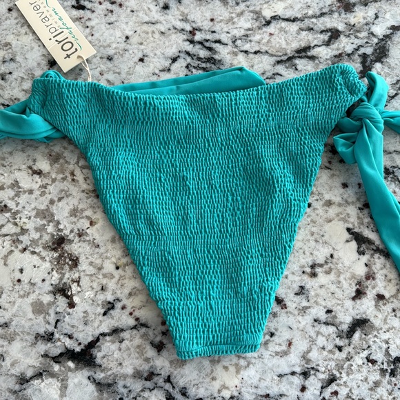 High cut bikini bottom turquoise toe sides; smocked; cheeky size medium - Picture 6 of 6